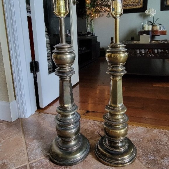 Traditional American Classical Vintage Brass Lamp By Stiffel 1970's